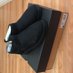 NIB Men's Ugg Slippers Classic Ultra Mini black size US 12, UK 11, EU 45, JP 30